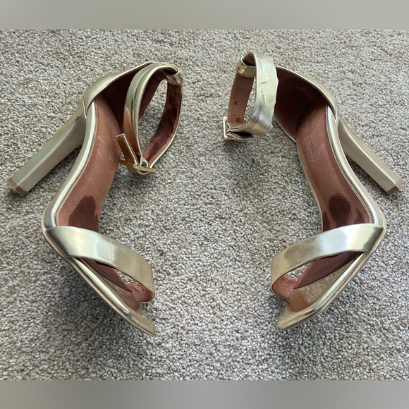 Jeffrey Campbell Shiny Gold Ankle Strap Open-Toed Stiletto Heels Size 8.5 - Picture 1 of 6